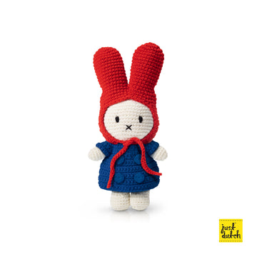 Miffy 米飛和她的藍色外套及紅帽