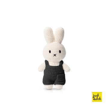 Miffy 米飛和她的黑色吊帶褲