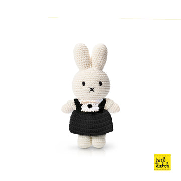 Miffy 米飛和她的校服洋裝