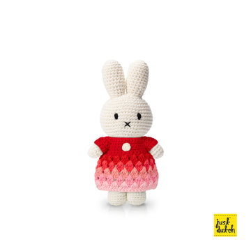 Miffy 米飛和她的紅色漸層洋裝
